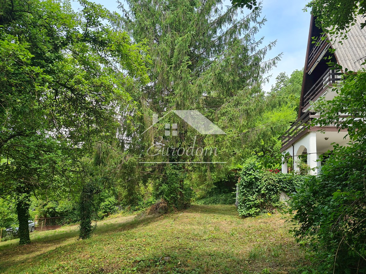 Čudovita Samostojna Hiša v Svetem Križu Začretju