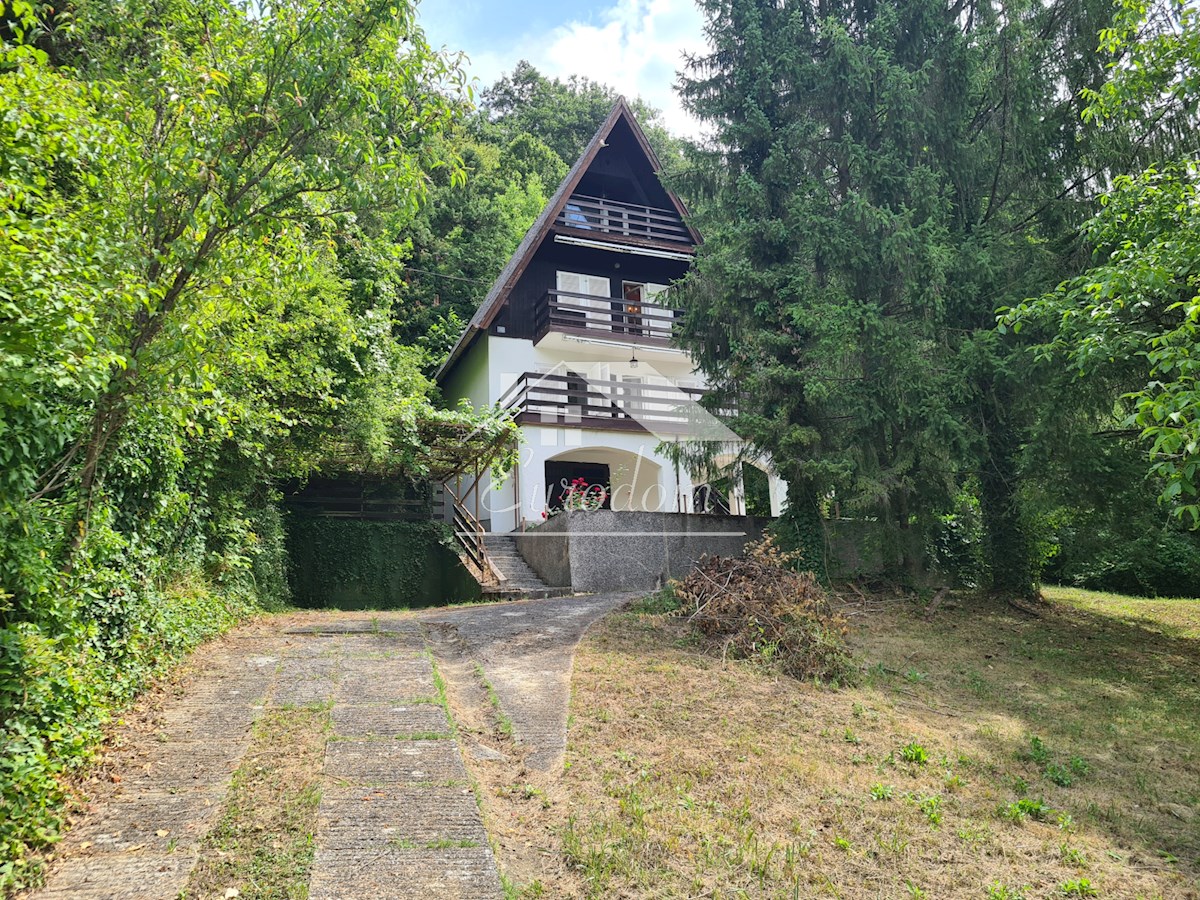 Čudovita Samostojna Hiša v Svetem Križu Začretju