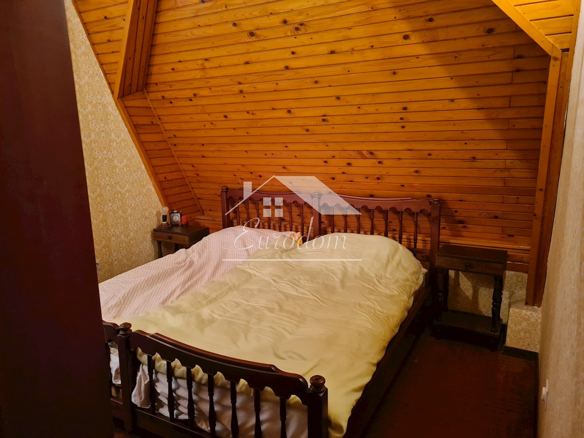 Čudovita Samostojna Hiša v Svetem Križu Začretju