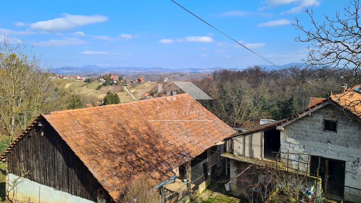Hiša v Svetem Križu – idealna za bivanje ali kot vikendica