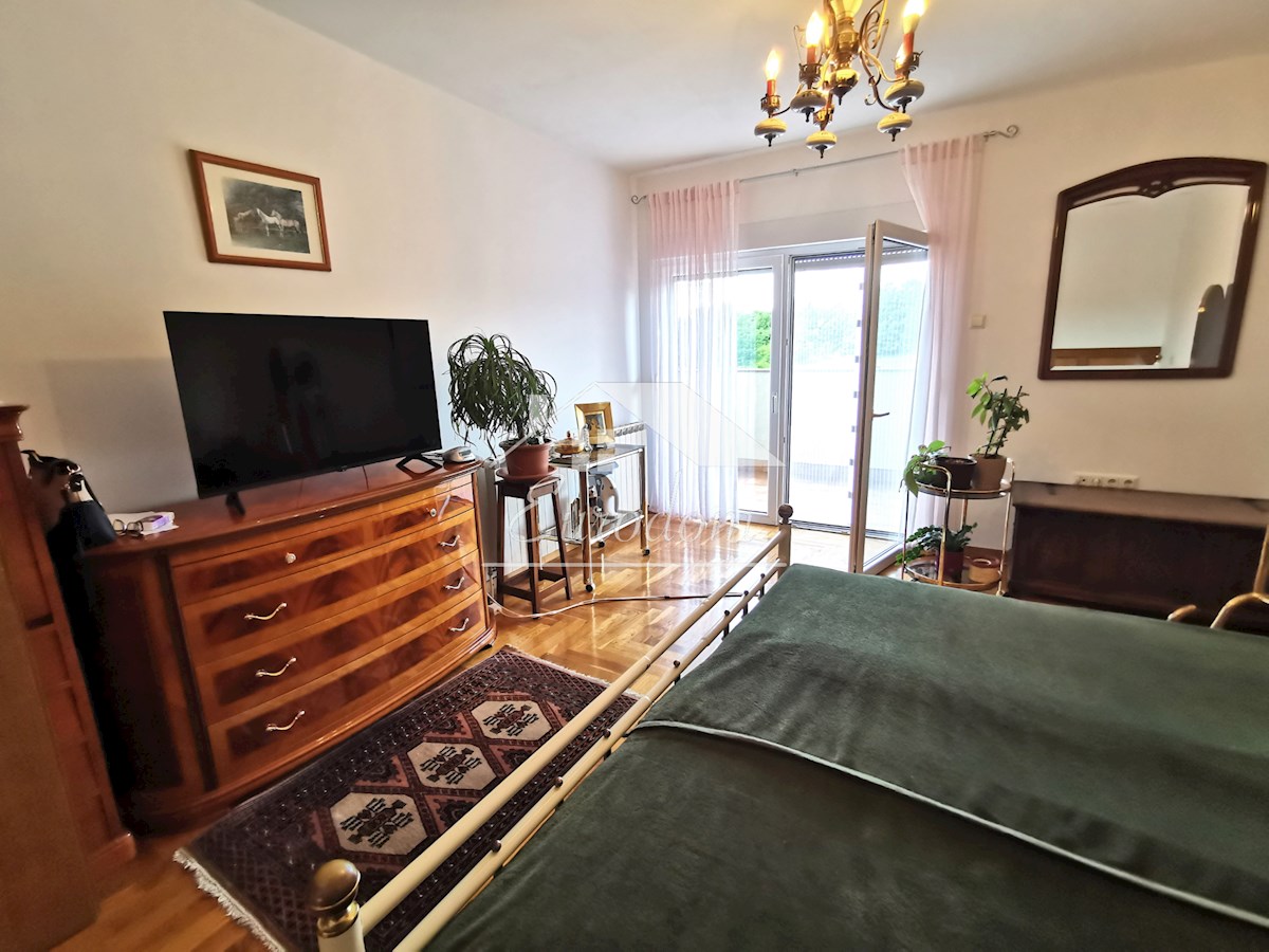 NAPRODAJ: KAKOVOSTNO GRAJENA HIŠA – ZAGREB, BIZEK