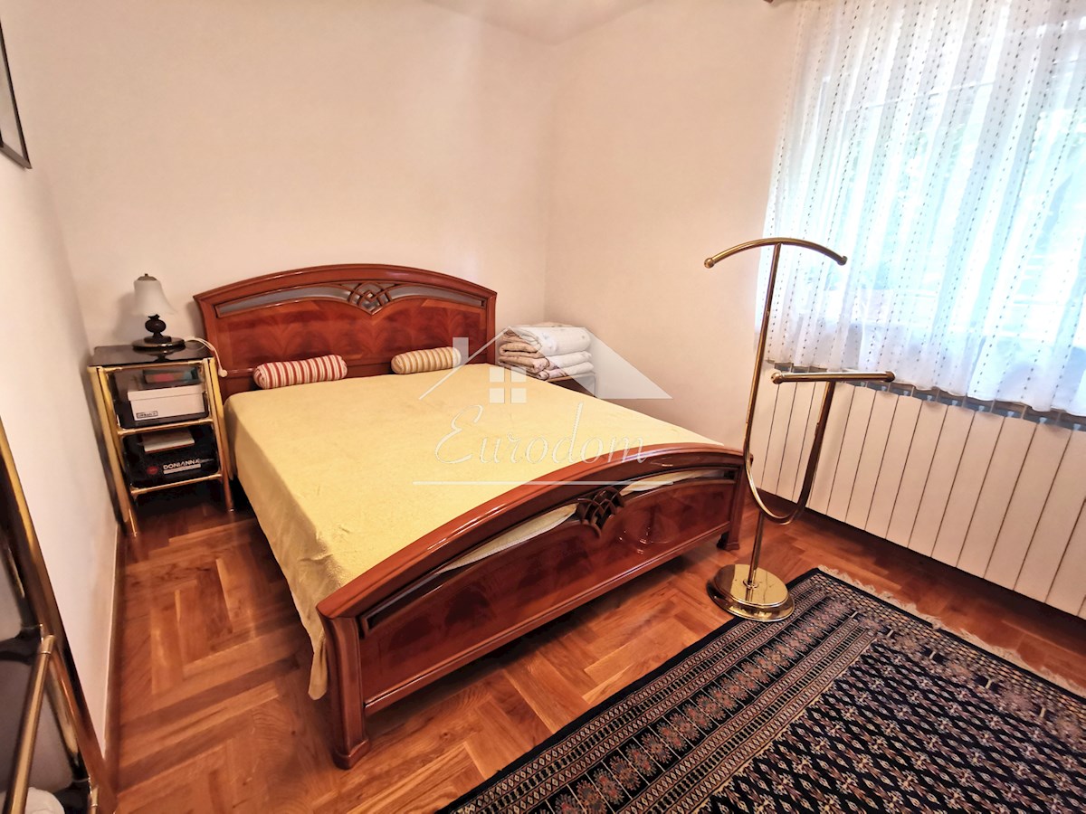 NAPRODAJ: KAKOVOSTNO GRAJENA HIŠA – ZAGREB, BIZEK