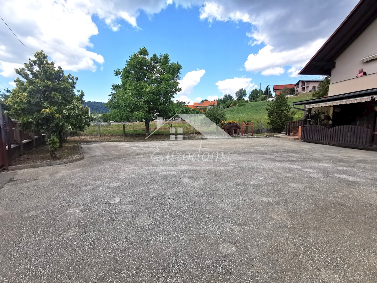 NAPRODAJ: KAKOVOSTNO GRAJENA HIŠA – ZAGREB, BIZEK