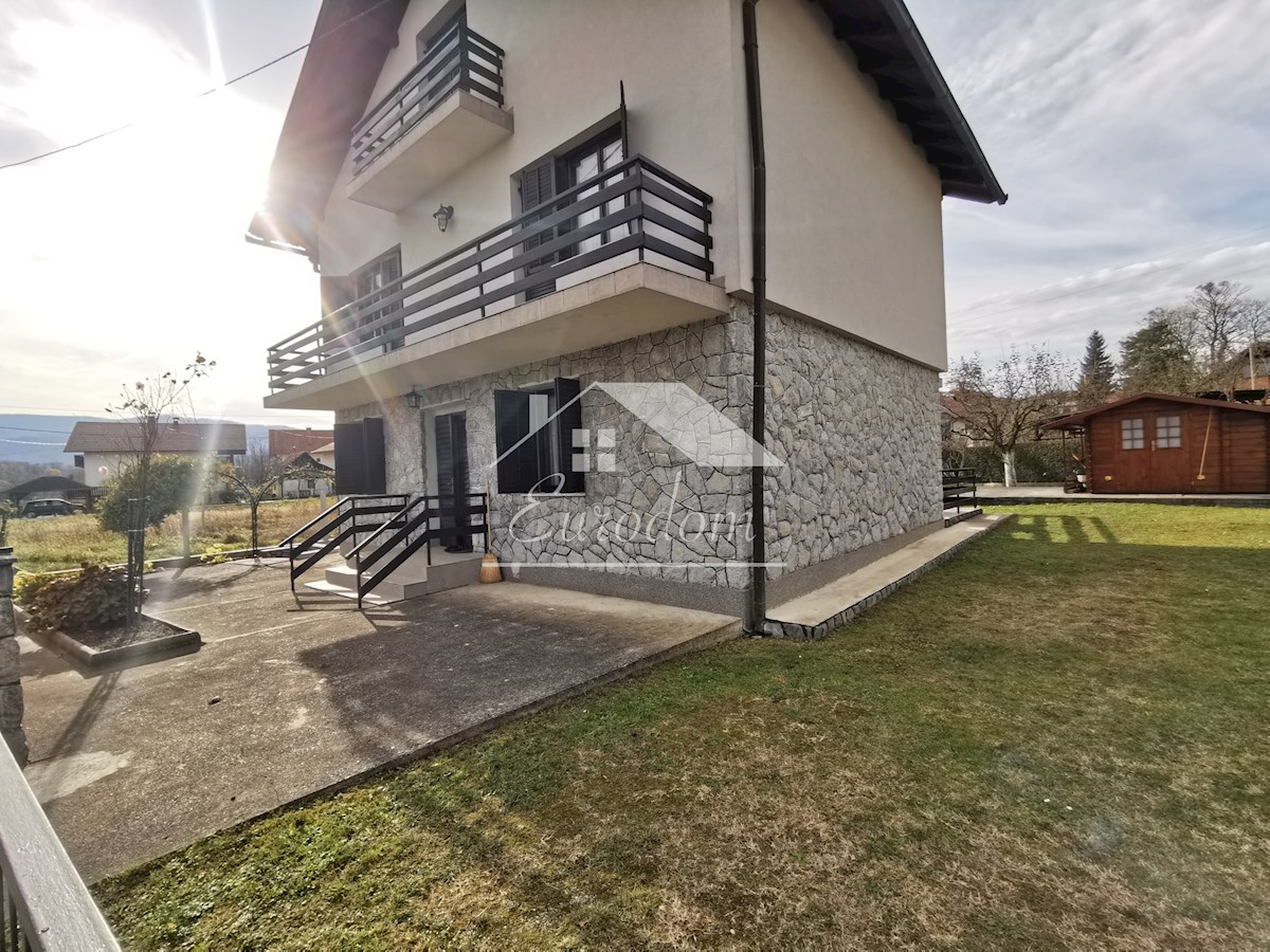 Naprodaj visoko kakovostno zgrajena družinska hiša v Strmcu Stubičkem