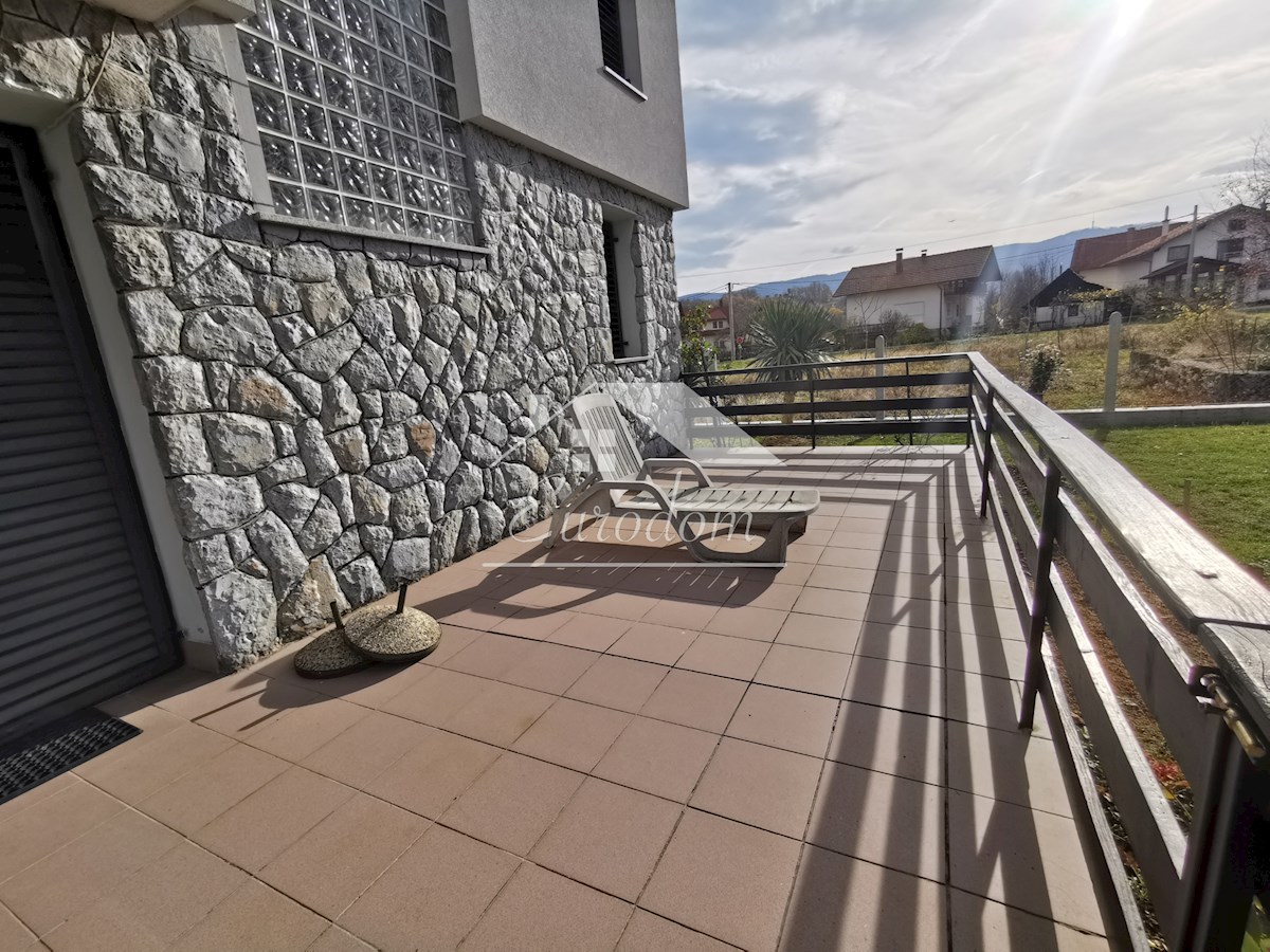 Naprodaj visoko kakovostno zgrajena družinska hiša v Strmcu Stubičkem