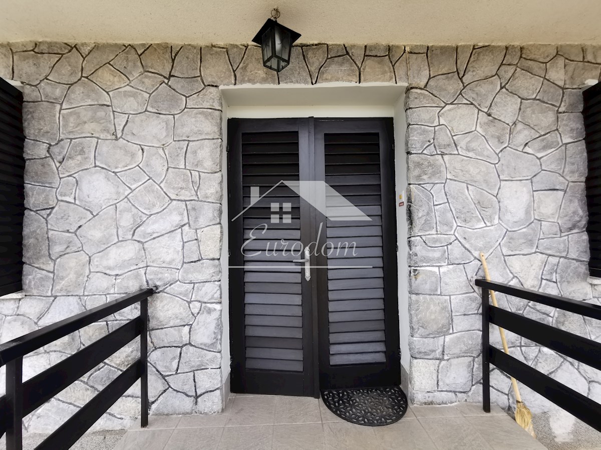 Naprodaj visoko kakovostno zgrajena družinska hiša v Strmcu Stubičkem