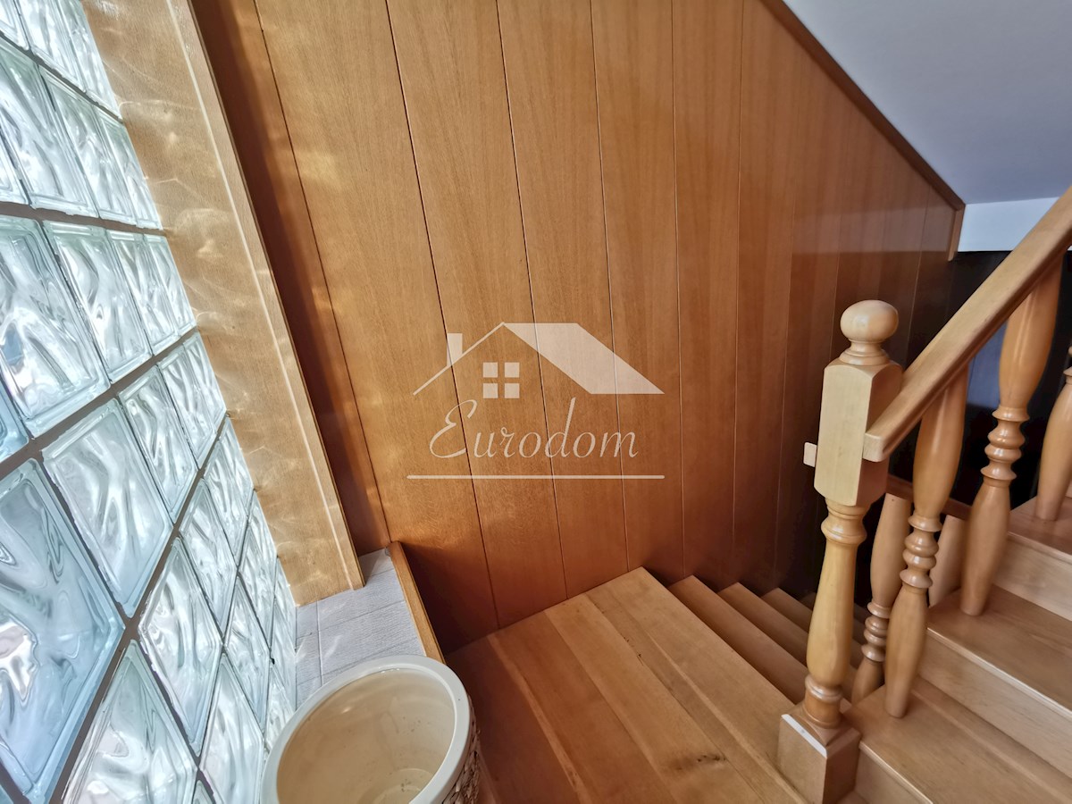 Naprodaj visoko kakovostno zgrajena družinska hiša v Strmcu Stubičkem