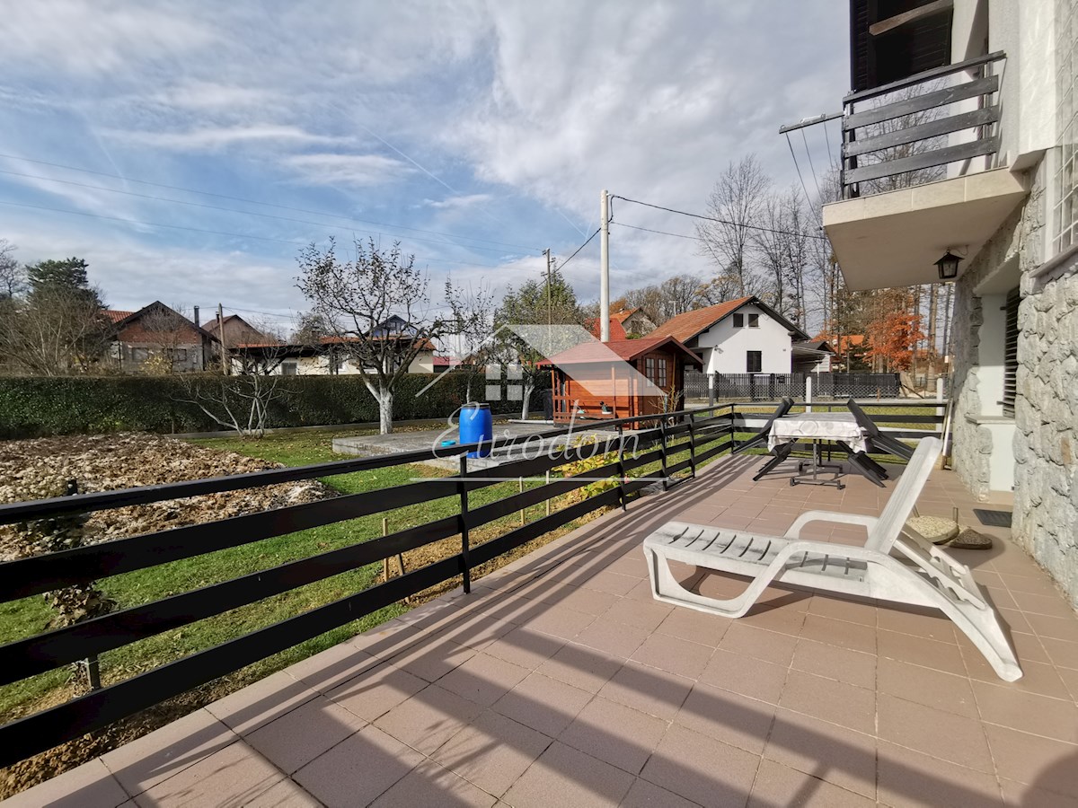 Naprodaj visoko kakovostno zgrajena družinska hiša v Strmcu Stubičkem