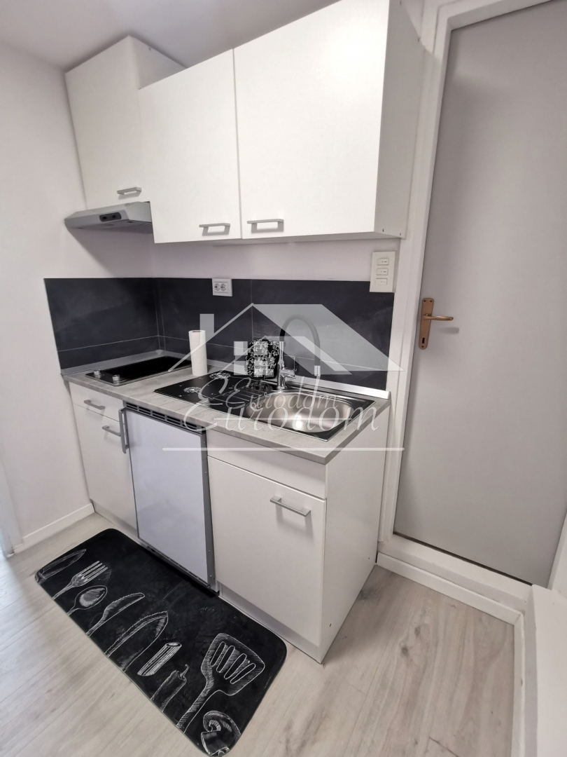 Stanovanje v tramvajski coni – 300 m od Britanskega trga