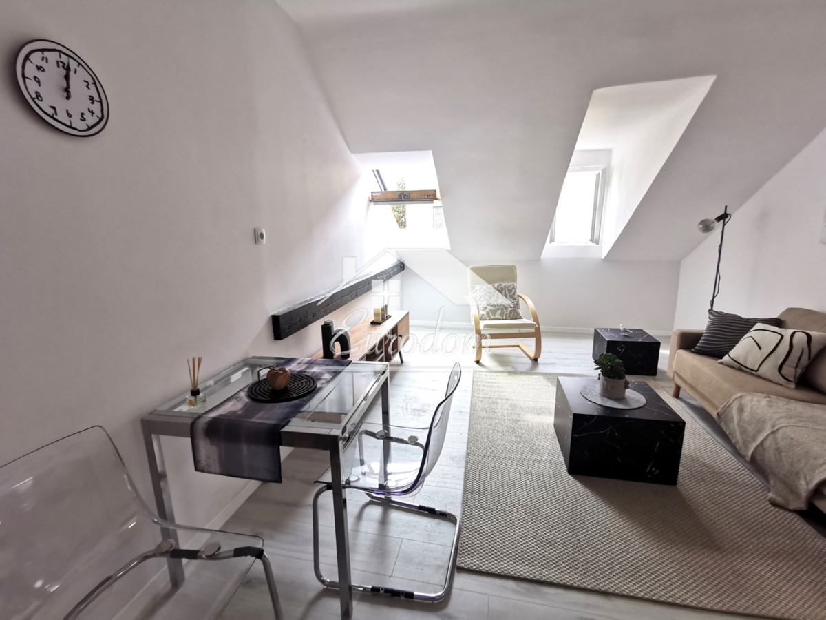 Stanovanje v tramvajski coni – 300 m od Britanskega trga