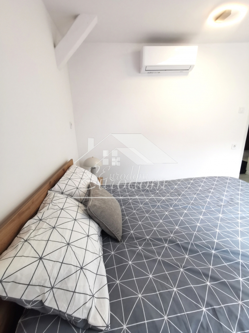 Stanovanje v tramvajski coni – 300 m od Britanskega trga