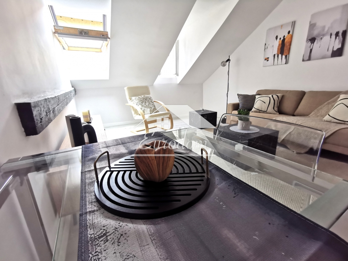 Stanovanje v tramvajski coni – 300 m od Britanskega trga