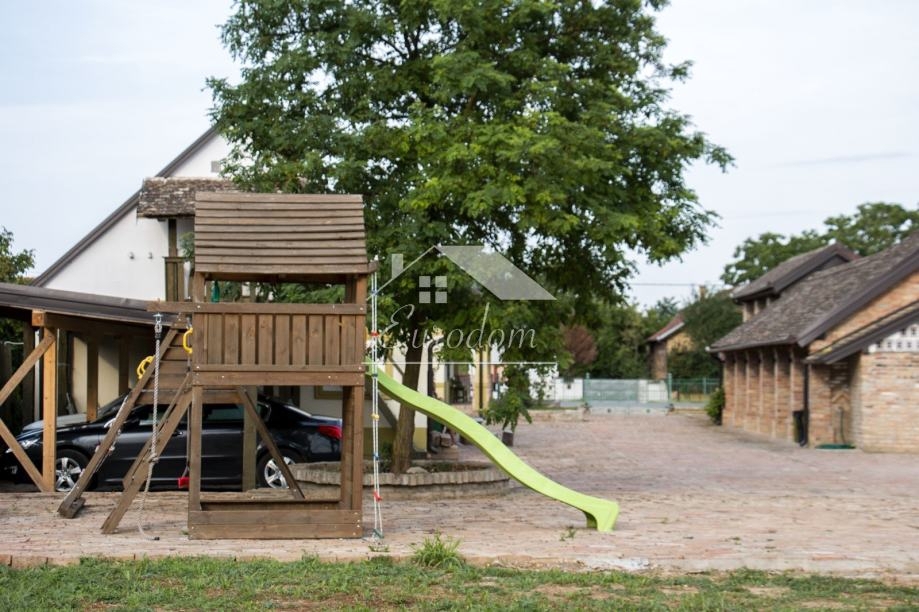 Hiša Karanac, 604m2