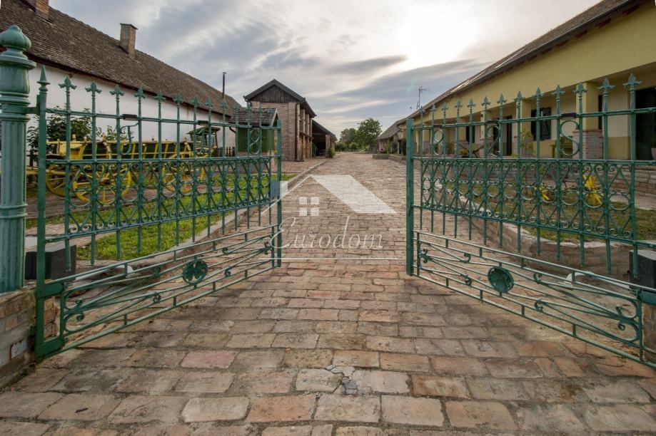 Hiša Karanac, 604m2