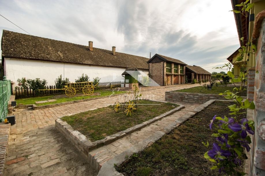 Hiša Karanac, 604m2