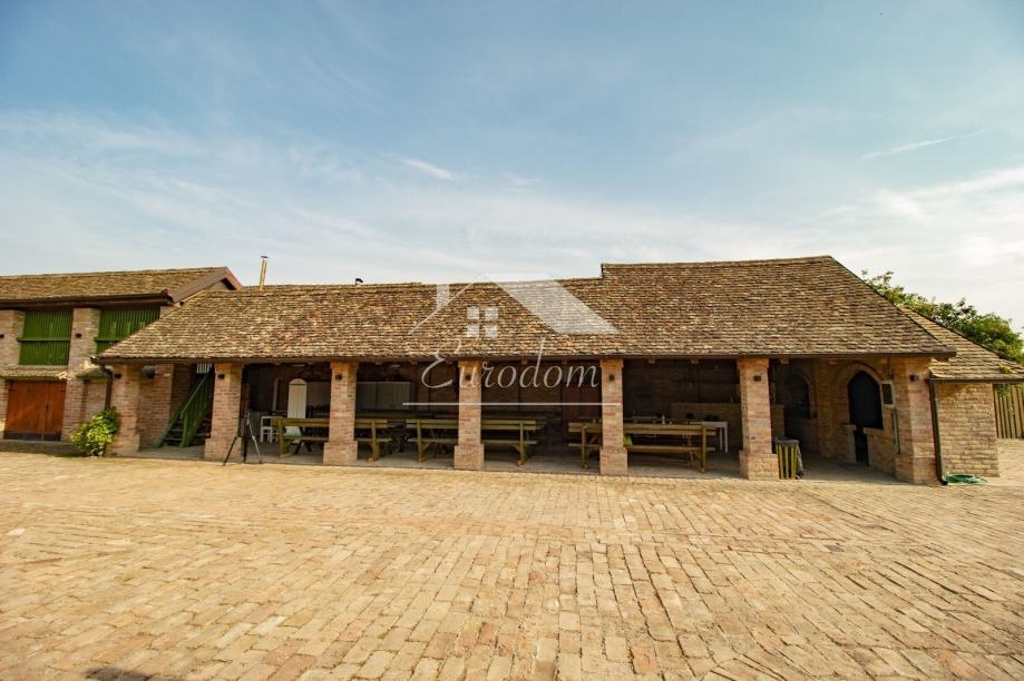 Hiša Karanac, 604m2