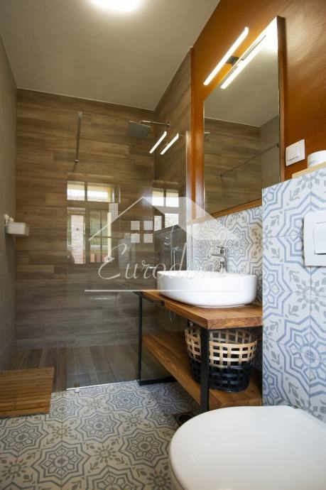 Hiša Karanac, 604m2