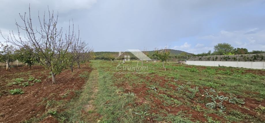 Zemljišče Debeljak, Sukošan, 870m2