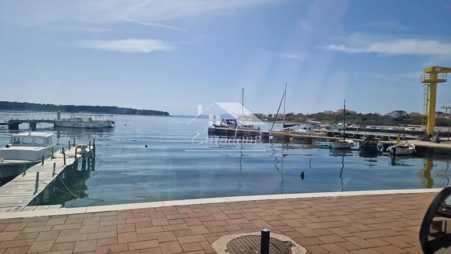 Stanovanje Banjol, 57m2