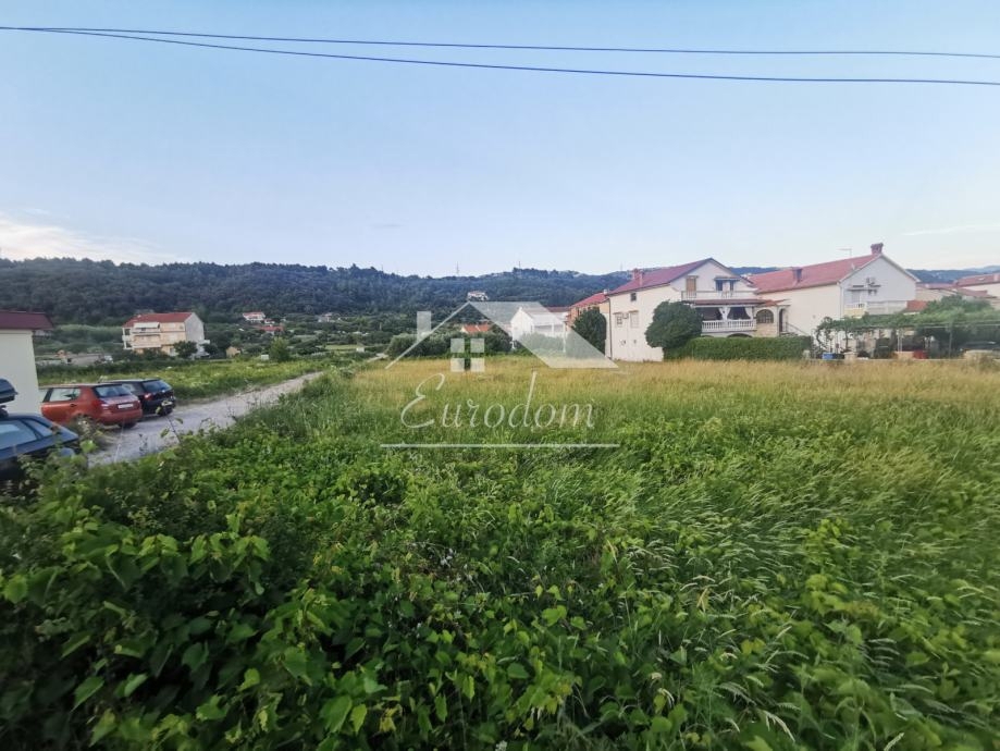 Zemljišče Palit, 2082m2