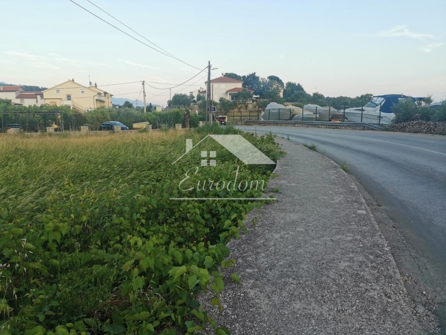 Zemljišče Palit, 2082m2