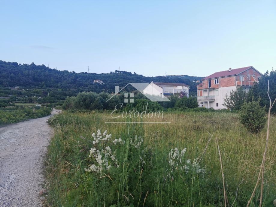 Zemljišče Palit, 2082m2