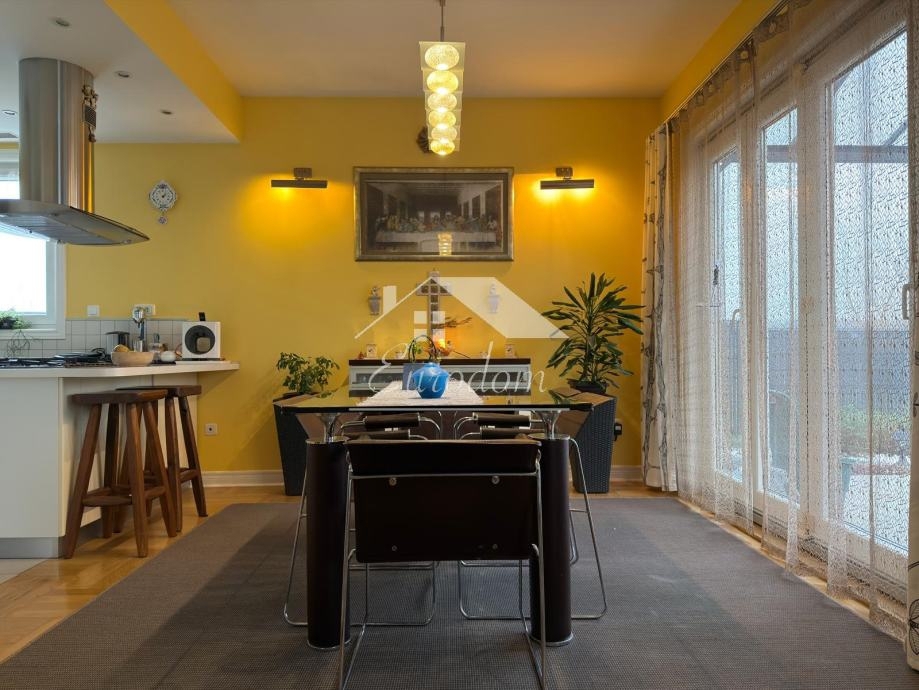 Hiša Novi Dvori, 204m2