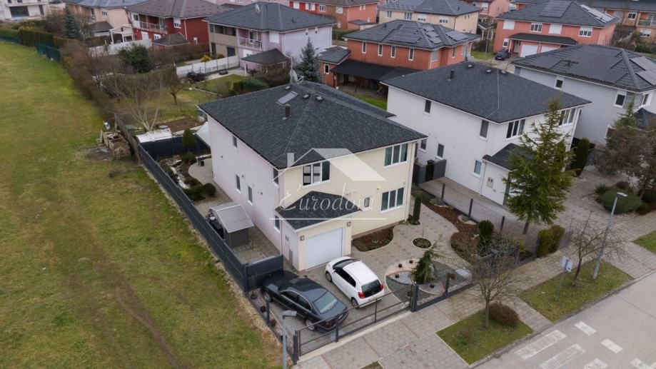 Hiša Novi Dvori, 204m2