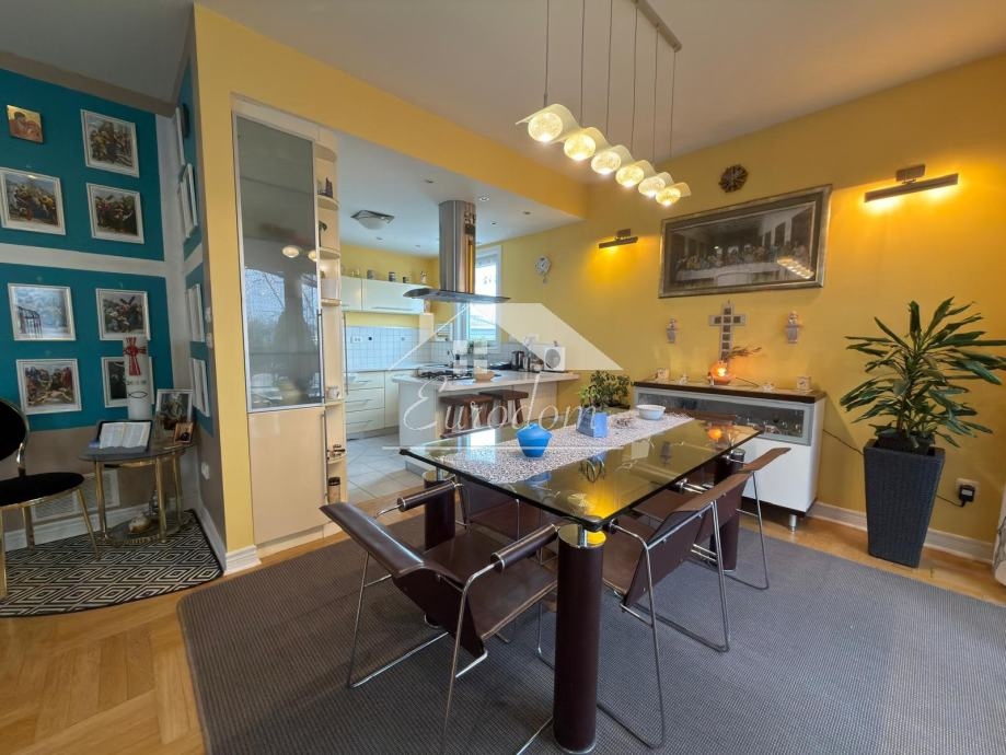 Hiša Novi Dvori, 204m2