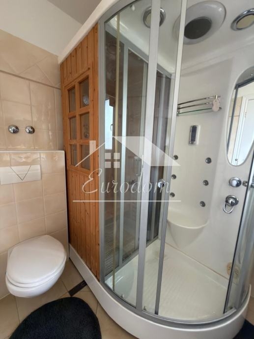 Hiša Novi Dvori, 204m2