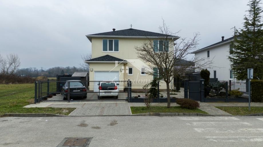 Hiša Novi Dvori, 204m2