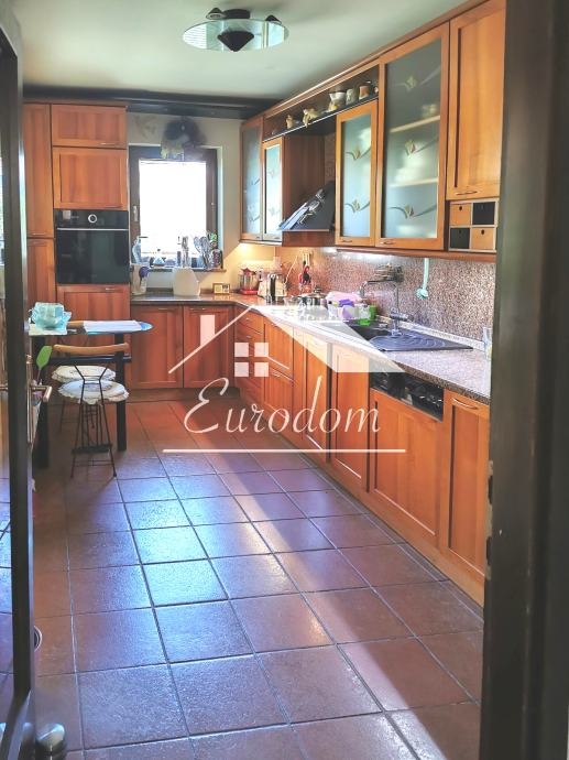 Hiša Velika Mlaka, 300m2