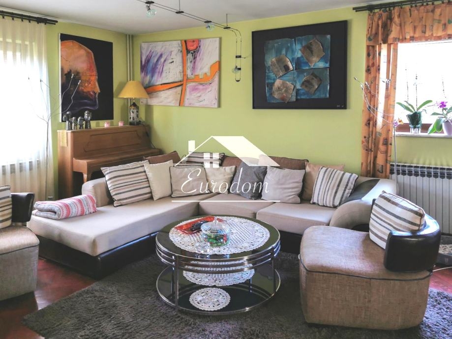 Hiša Velika Mlaka, 300m2