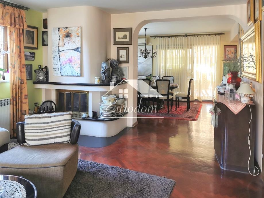 Hiša Velika Mlaka, 300m2