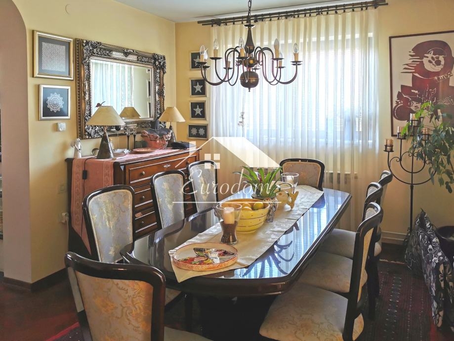 Hiša Velika Mlaka, 300m2