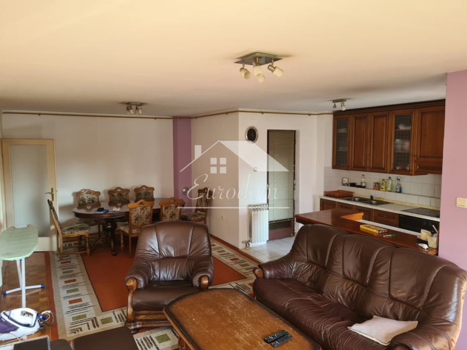 Stanovanje Trnje, 87m2