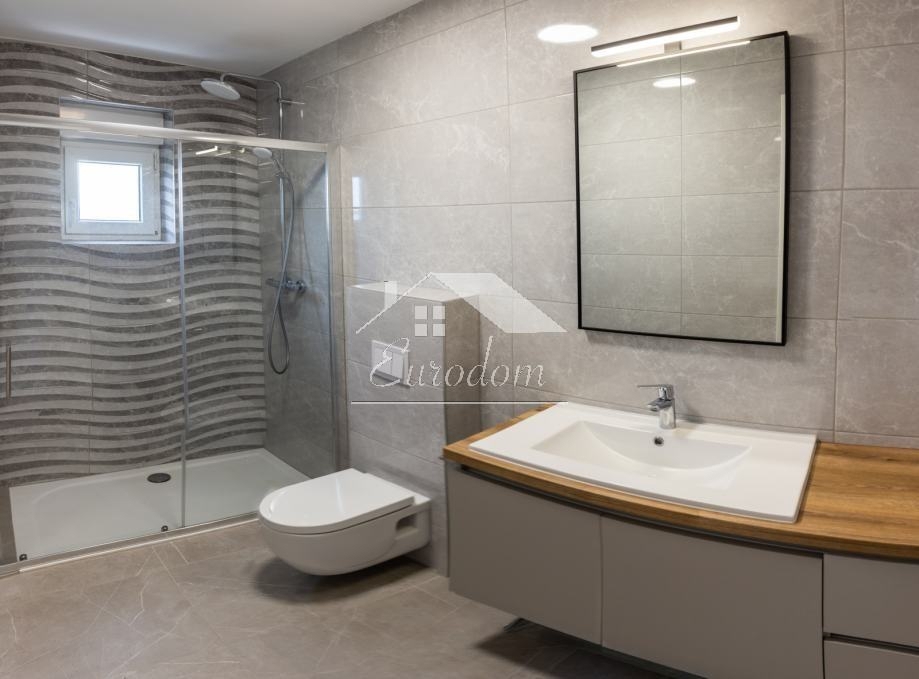 Stanovanje Mandre, 135m2