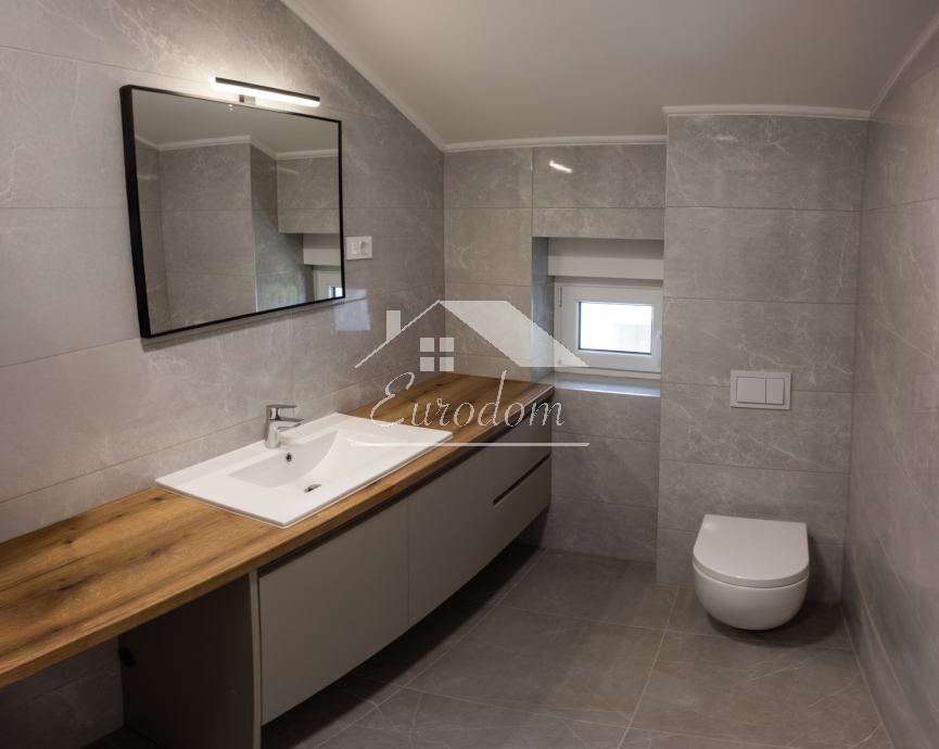 Stanovanje Mandre, 135m2