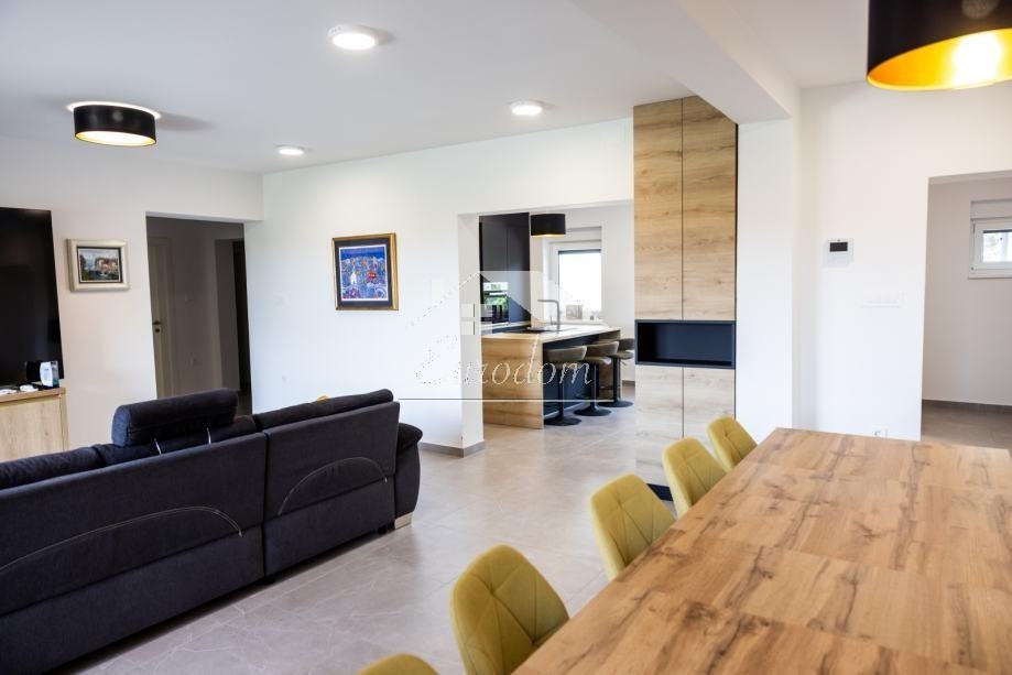 Stanovanje Mandre, Kolan, 146,71m2