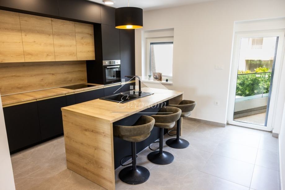 Stanovanje Mandre, Kolan, 146,71m2