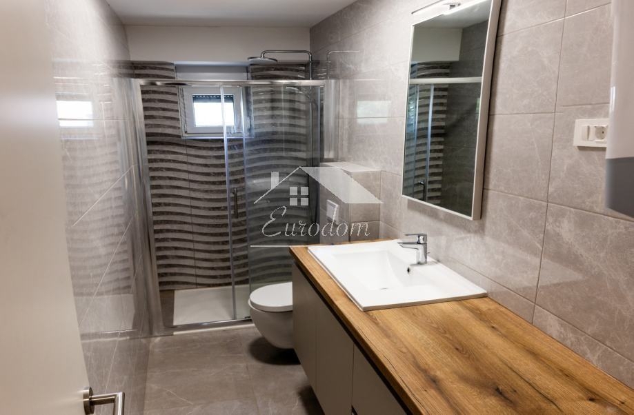 Stanovanje Mandre, Kolan, 146,71m2