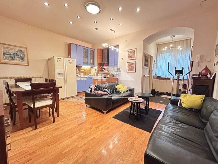 Stanovanje Donji grad, 77m2