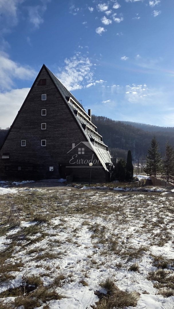 Hotel Velebno – smučišče 23.223 m², Velebit