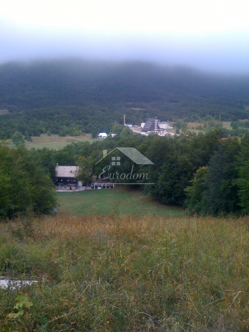 Hotel Velebno – smučišče 23.223 m², Velebit