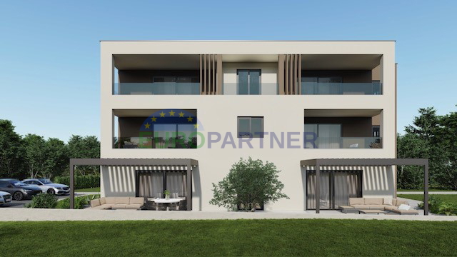 Apartma z vrtom 800m od morja, Poreč