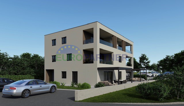 Apartma z vrtom 800m od morja, Poreč