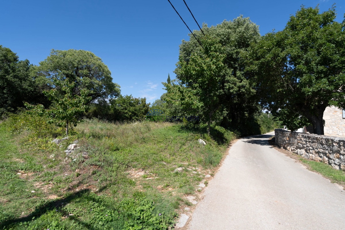 Poreč okolica, gradbeno zemljišče s gradbenim dovoljenjem