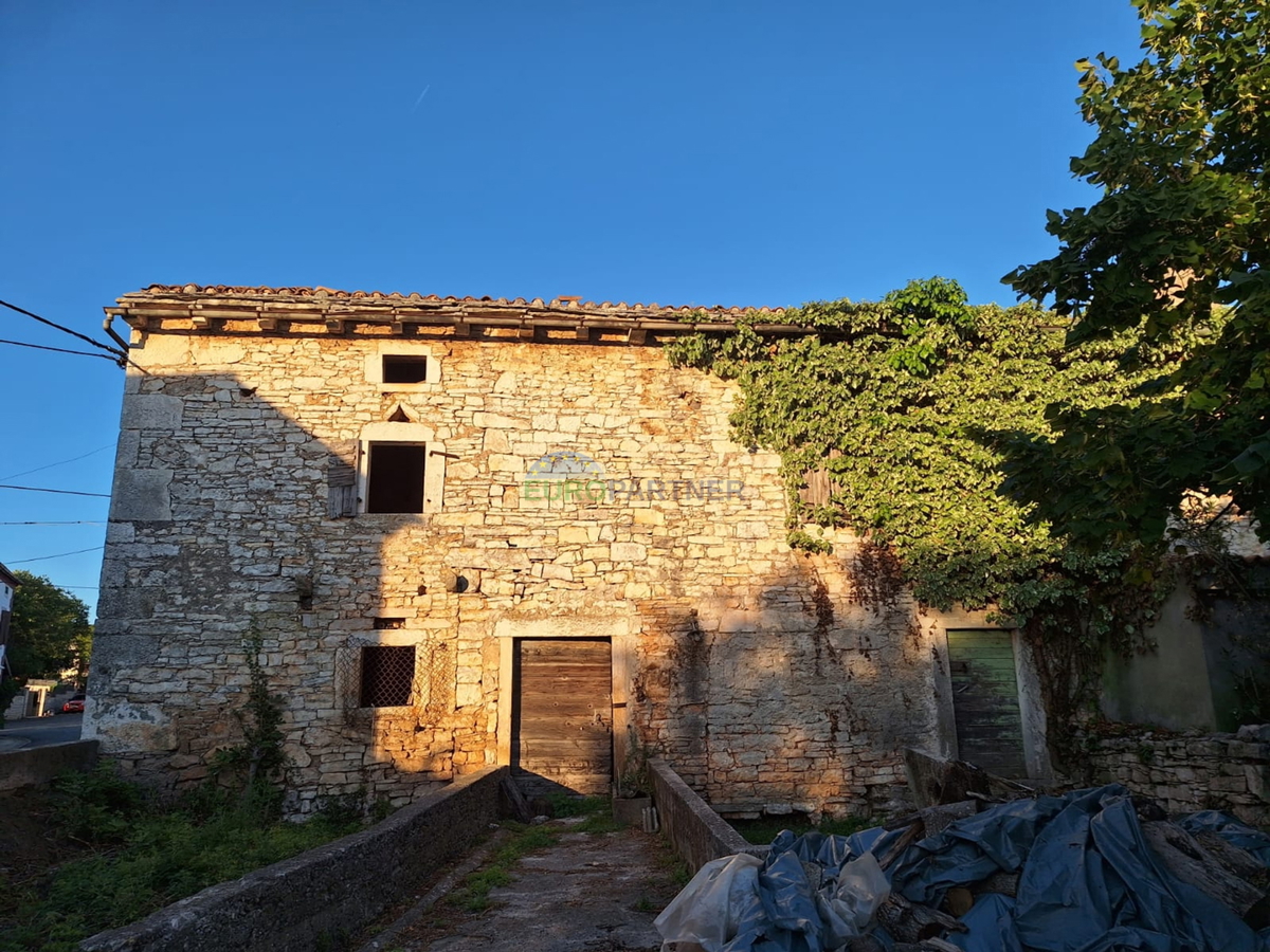 Istra, Pula, stara kamnita hiša za obnovo