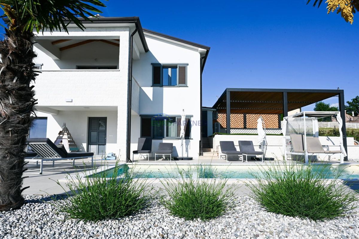 Luksuzna in moderna vila s panoramskim razgledom na morje, Poreč, Istra