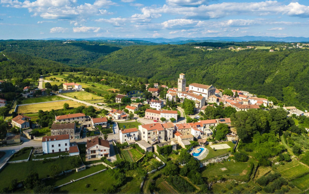 Istra, Beram, gradbeno zemljišče na odlični lokaciji
